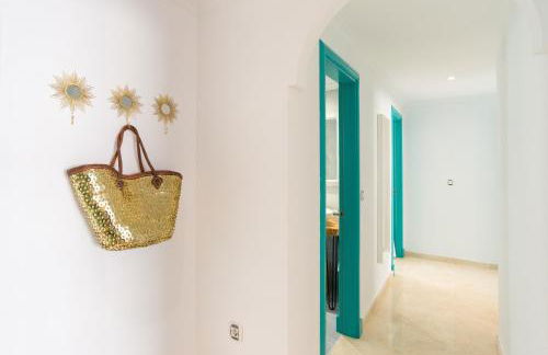 Charming apartment on the beach - Pool and parking - Photo 35