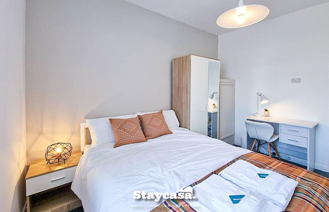 White Cozy House With Pool Table Game Room - Photo 42