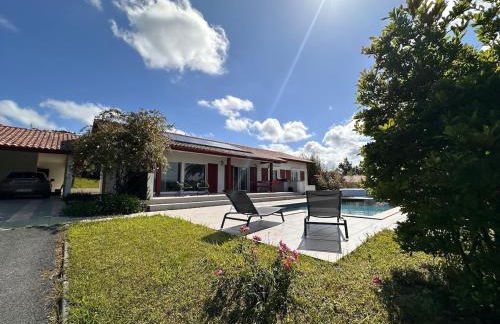 Basque Country Villa with Pool View - Foto 1