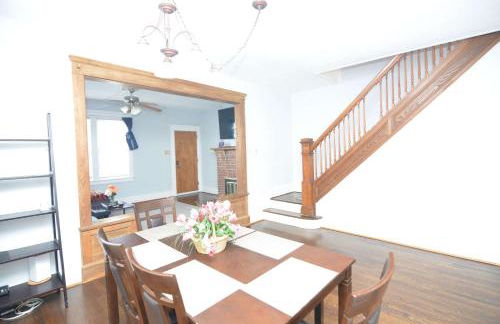 Spacious Home with Parking, Laundry - Near RU, RWJ, NJ Transit - Foto 5