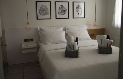 ChrisAndro Apartments - Photo 29