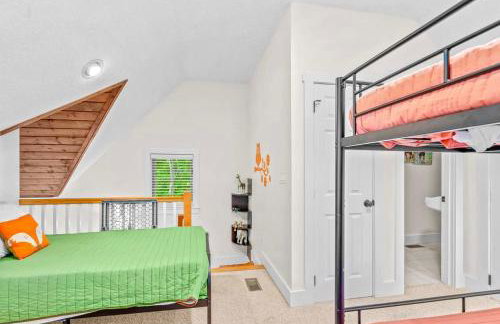 Mtn Views Hot Tub Close to Asheville - Foto 23