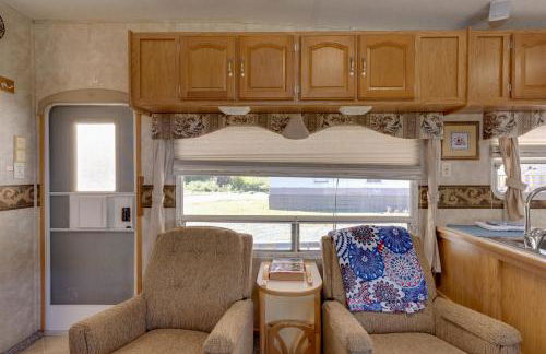 2 Mi to Lake Guntersville Peaceful Camper Home - Foto 12