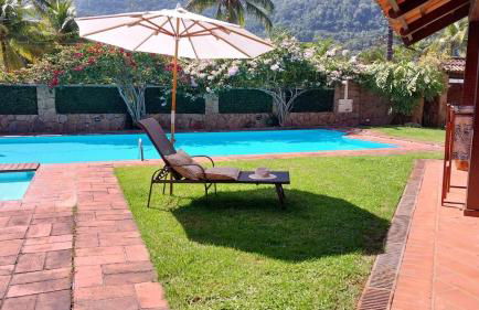 Spacious house with pool - 100m from the sea in Guaecá - Foto 2