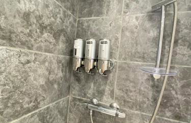 Modern 2 bedroom apartment, with car parking. - Foto 15