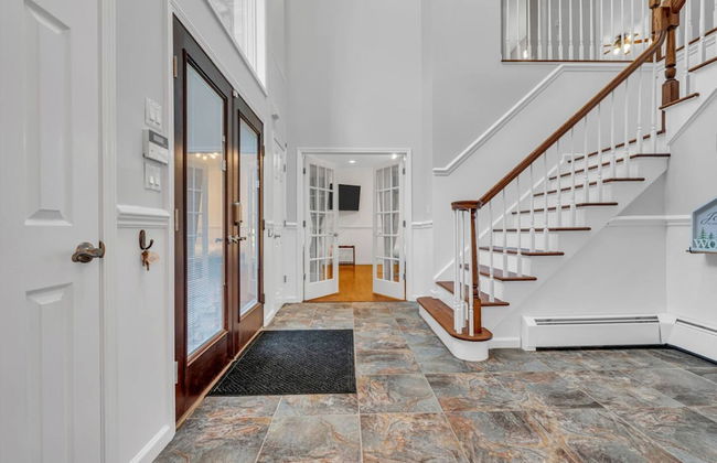 Cozy Private Home W Fireplace Outdoor Kitchen - Photo 56