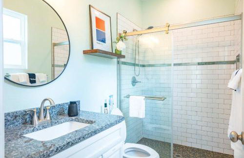 The Champion's Suite Newly Built Upscale Central - Photo 39