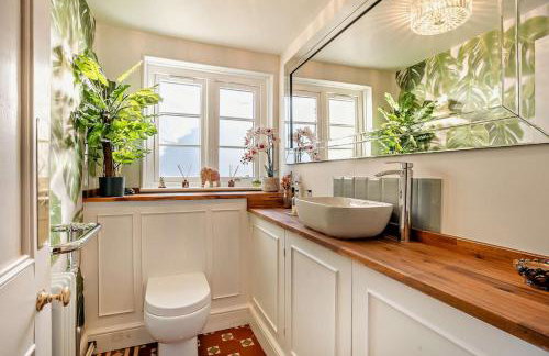 Luxury Detached House in Large Private Grounds, with Outdoor Jacuzzi and Sauna - Foto 43