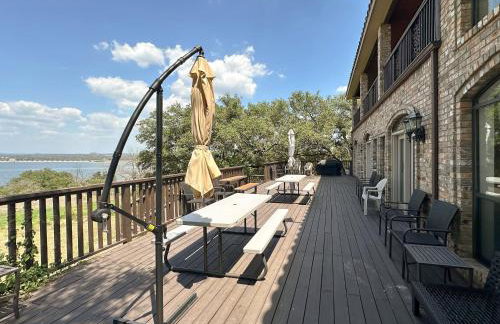 Luxurious Lakefront Estate: Spectacular Views, Expansive Grounds and Private Jetty - Foto 25