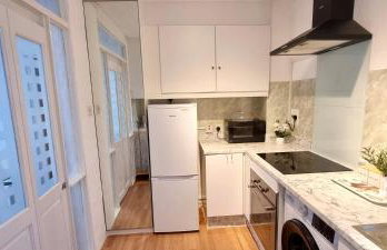 Friendly family apartment comfort sleep 6 close to tube bus airport - Foto 50