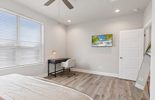 NEW Youngsville Escape KING Beds Cajun Luxury WiFi - Foto 19