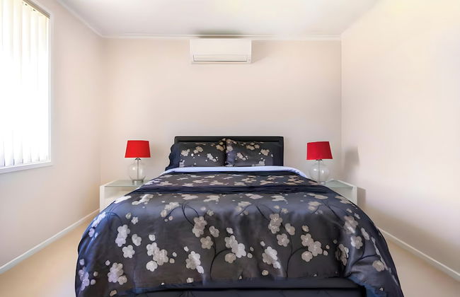 Cheerful 3 bedroom house with free parking - Foto 3