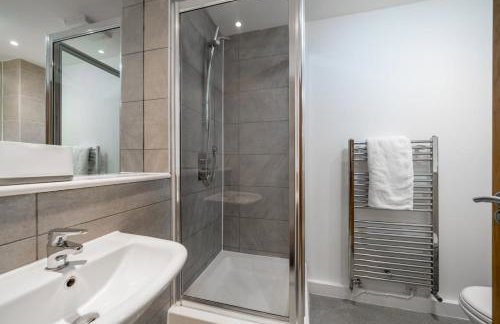 Stunning 3 Bedroom Flat, with Parking, Sleeps Six, Near Greenwich Park - Foto 7