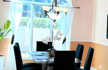 Luxurious 4-Bedroom House with Pool - Foto 19