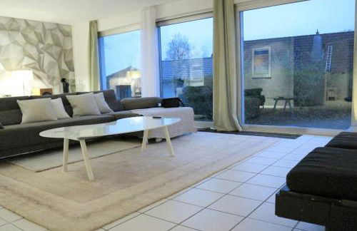 LIVING .... Bungalow mit großem Garten . - Foto 5