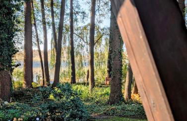 Modern bungalow with direct lake access and fireplace - Photo 14