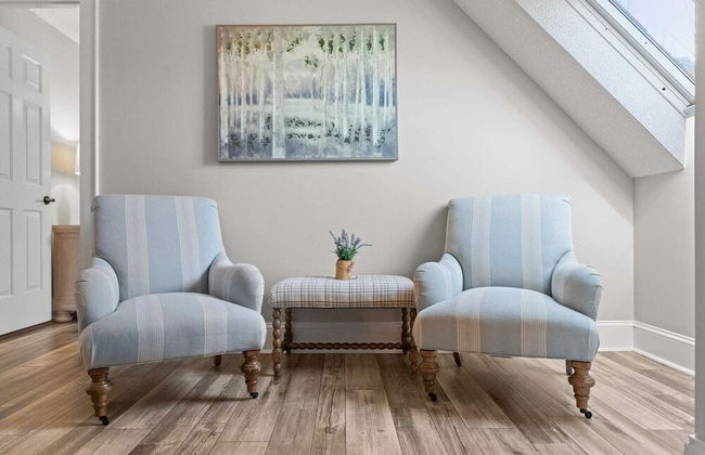 Winding Down by Avantstay Sleeps 20 + Dock, View - Photo 33