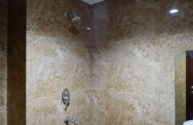 Serene Exclusive Modern Studio Apartment At Grand Sungkono Lagoon - Photo 12