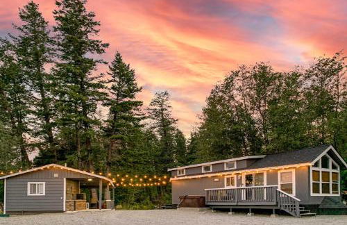 Private Deck and Mtn Views Family Getaway in Eureka - Foto 25