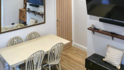 Longford Cottage - Photo 3