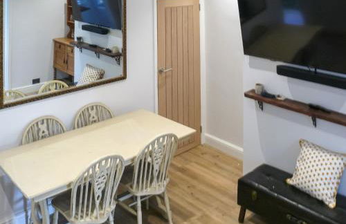 Longford Cottage - Photo 3