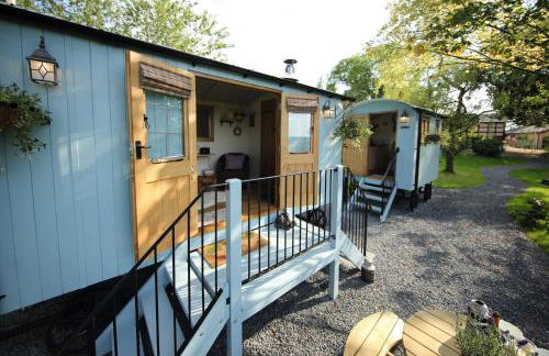 Upper Gelli Luxury Holiday Lodge, Converted Dairy & Cosy Shepherds Huts - Photo 56