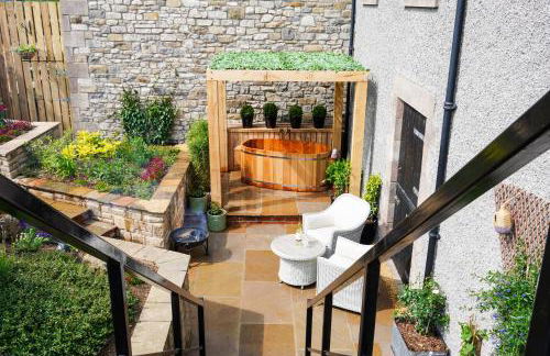 PEAK DISTRICT ROMANTIC Courtyard Loft, with Outdoor Japanese Whirlpool Bath - Foto 23