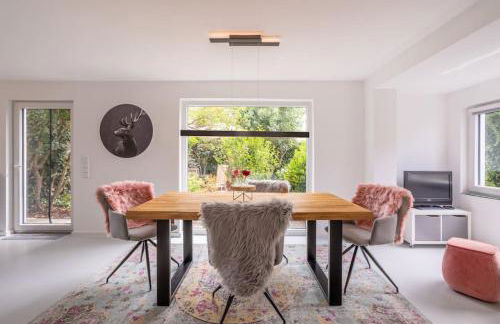 Adenauer Zwölf - Das 5 Sterne Ferienhaus mit Sauna und Garten am Eifelsteig - Foto 1