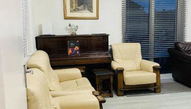 Relax in this Charming East Cowes House with Garden and BBQ - Foto 2