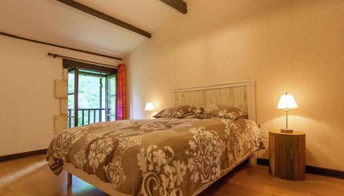 Spacious farmhouse with private heated pool in a rustic garden - Foto 2