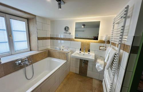 KURFÜRSTLICHES JÄGERHAUS - by "Schloss Gessenberg" - luxurious vacation home with mountain views, suitable for families and friends - Foto 15