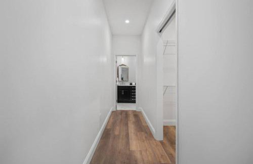 Stunning Penthouse Double King Suite on Butler Street with rooftop deck and free off street parking - Foto 28