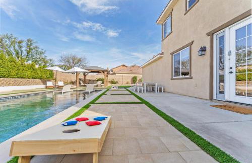 GAMEROOM, King Beds, Movie Projector, Heated Saltwater Pool, Golf and Games! - Foto 64