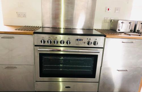 Afan Forest Bunk House-Converted Chapel Sleeps 35 - Foto 17