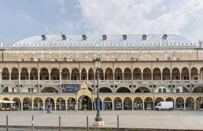 Amikales Rooms - Photo 18