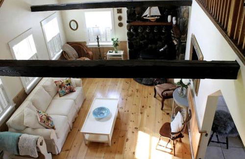 Charming Dog-Friendly Beach House with Fire Pit & Jetted Tub Near Carters Beach in Hancock, Maine - Foto 9