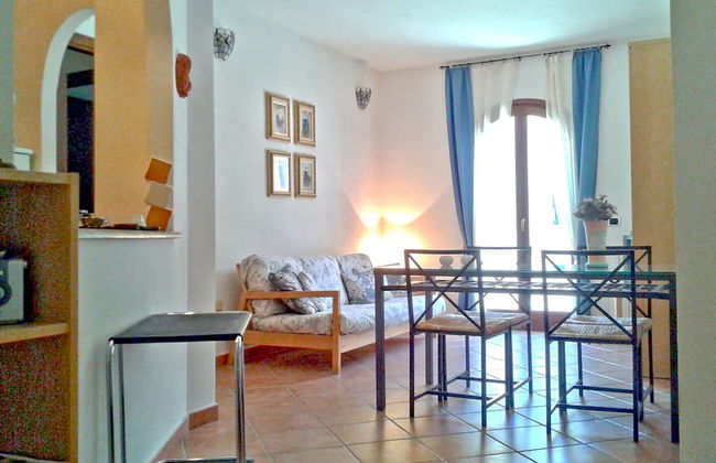 Three-room Apartment With Parking - Photo 1