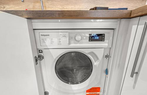 Flat 2 - Luxury Bolton City Centre Apartments - Photo 49
