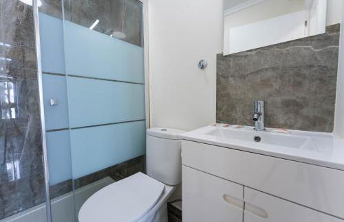 FLH Santa Cruz Triplex with Terrace - Foto 15