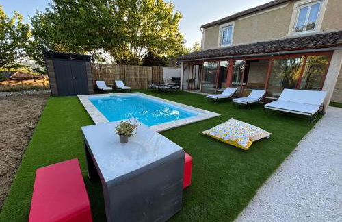 At Stéphanie and Damien's, Charming stone and pool - Foto 18