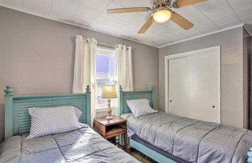 Lakefront Cottage with Fishing and Private Yard! - Foto 17