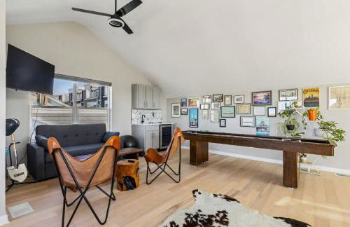 Family Fun Near Cedar Point - Rooftop Lake Views - Photo 37