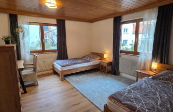 Gemütliches Ferienhaus in Schnaid mit zwei separaten und geräumigen Wohnungen - ausgestattet mit je einer großen Küche, zwei Schlafzimmern und einem Badezimmer - Foto 10