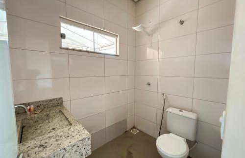 Casa 04 - Casa com 2 quartos, sendo uma suíte localizada próximo a rodoviária e o aeroporto - Photo 28