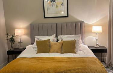 Courtyard House- Luxury Holiday House with floodlit Tennis court - Foto 51