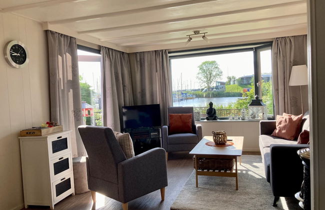 Chalet Gaby With Sauna, Private Dock, and Canoes at Lauwersmeer - Foto 10