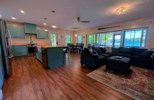 91WR Lake vibes and views at this waterfront home in the the White Mountains! Rest, relax, explore! - Foto 11