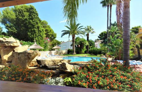 Villa with private pool and tennis court 150 metres from the sea-Villa el Olivo - Photo 10