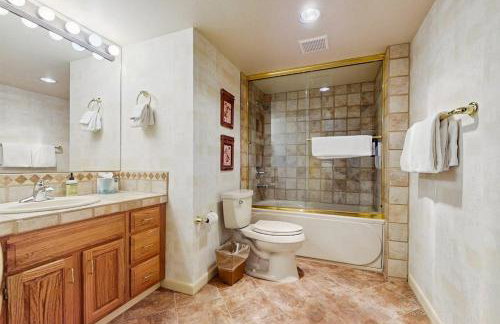 Torian Plum Condominiums - Foto 88