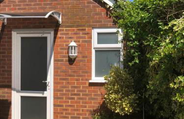 Haven Hideaway Beautiful Lymington Studio Apartment with Garden near The New Forest - Foto 20